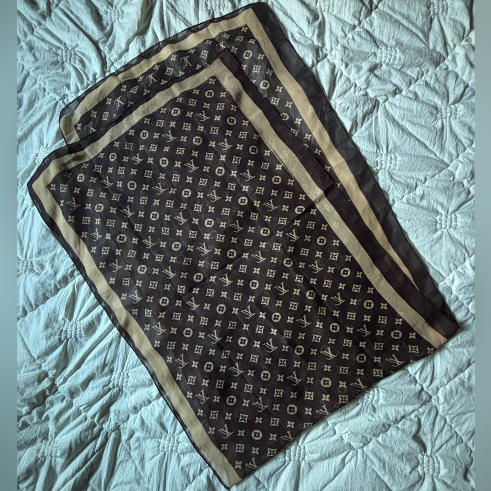 Louis Vuitton Black and Tan Monogram Wrap